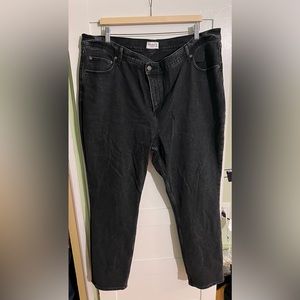 Abercrombie brand new, never worn, Ultra High Rise 90s Slim
Straight Jean.